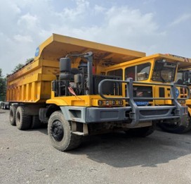 Wide-body mining truck - Image 2