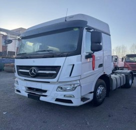 Mercedes-Benz Tractor Truc k